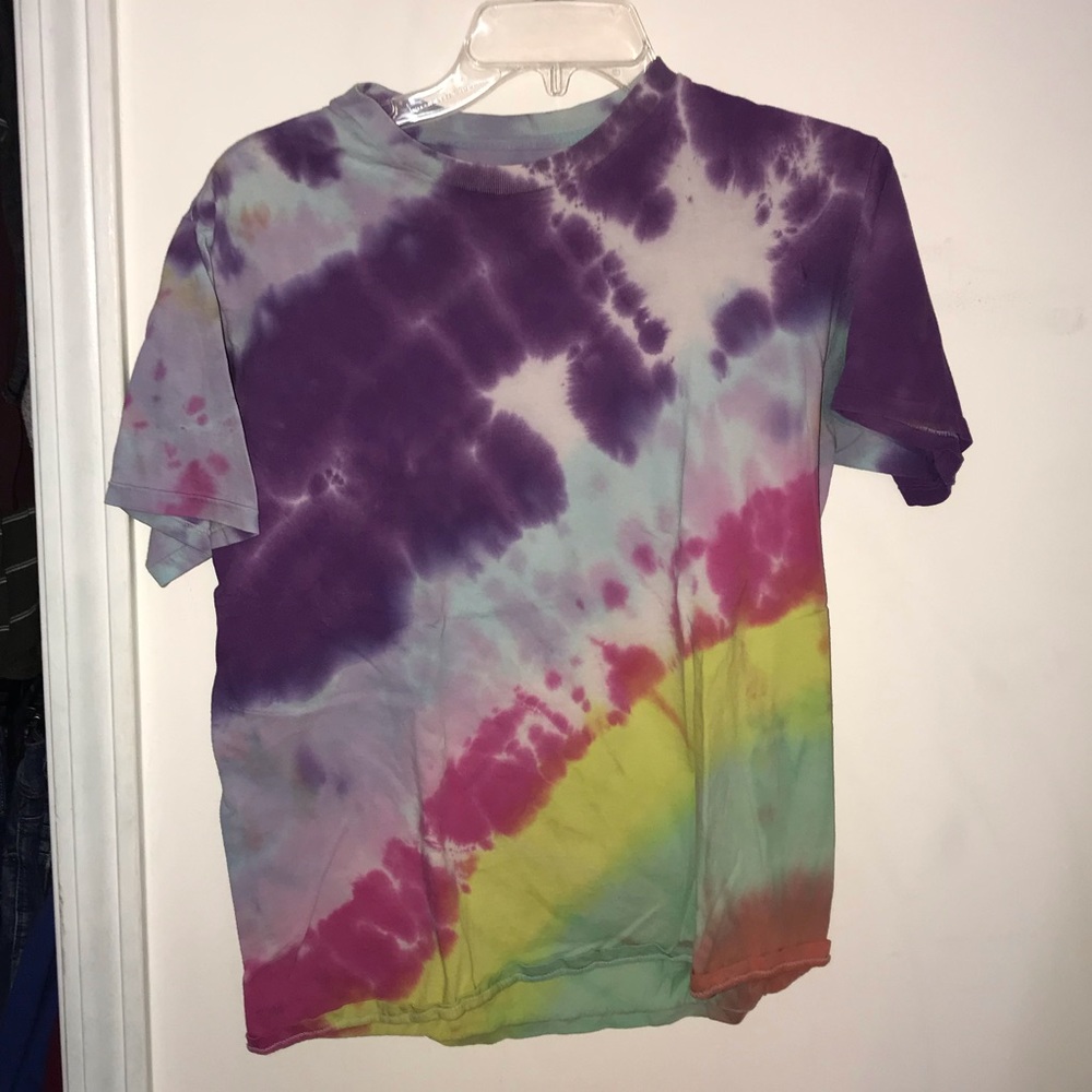 tie dye tees.